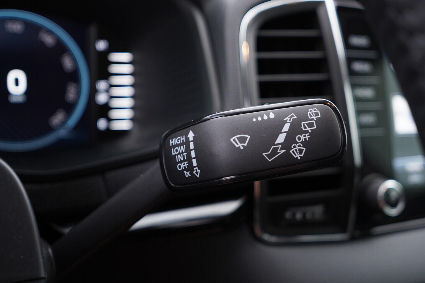 OV190V10695_25.webp_KAROQ Selection 1.5 TSI 110 kW automat, DPH