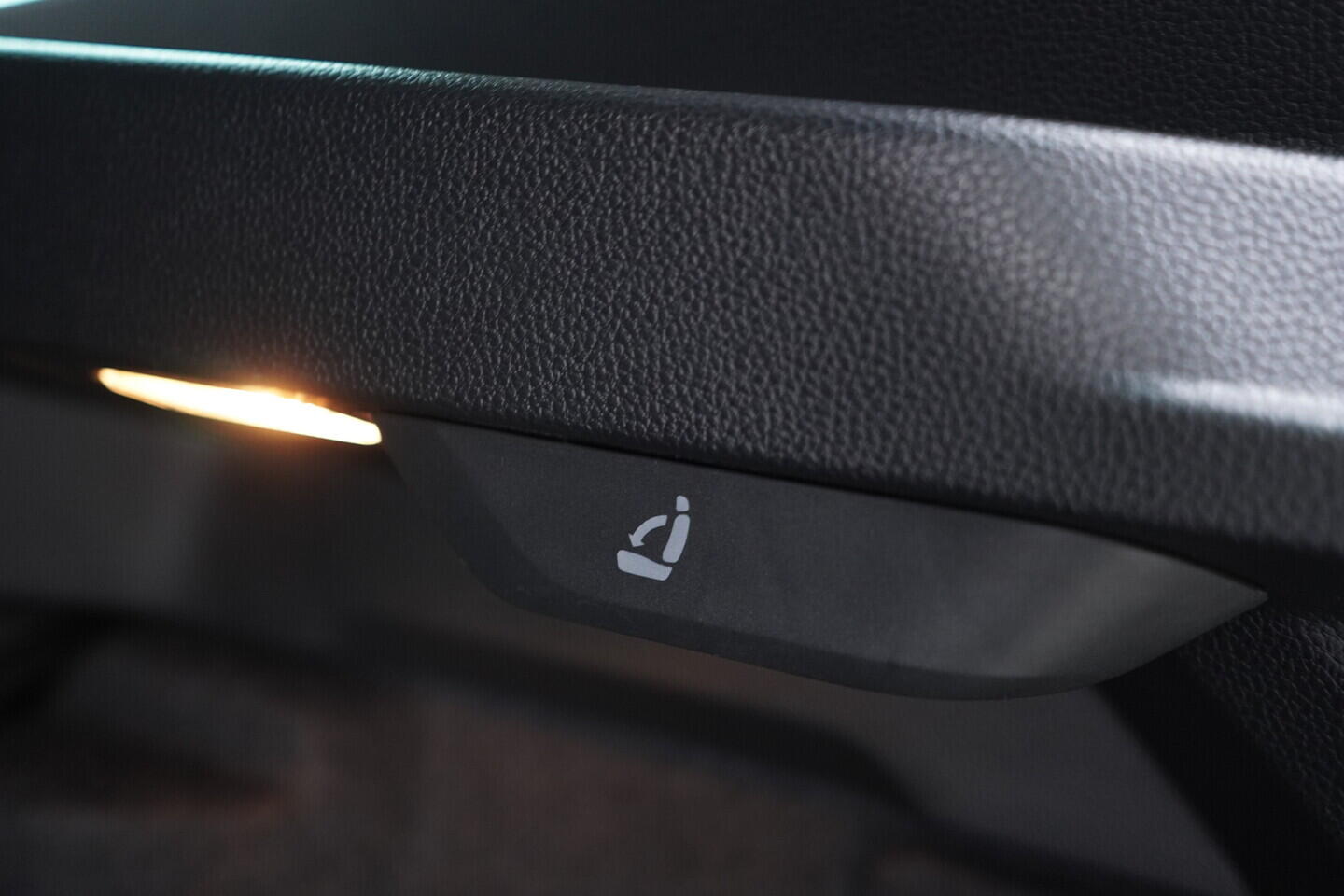 OV190V10696_40.webp_KAROQ Selection 1.5 TSI 110 kW automat, DPH