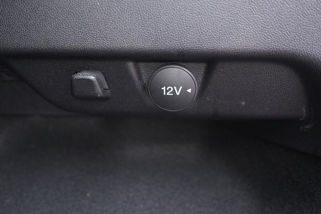 OV190V10697_38.webp_PUMA Titanium 1.0  92 kW manuál