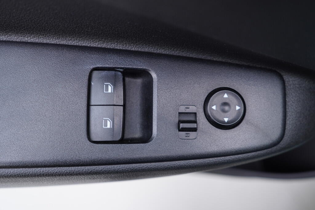 OV190V10698_20.webp_I10 Comfort Go 1.0  49 kW automat, DPH