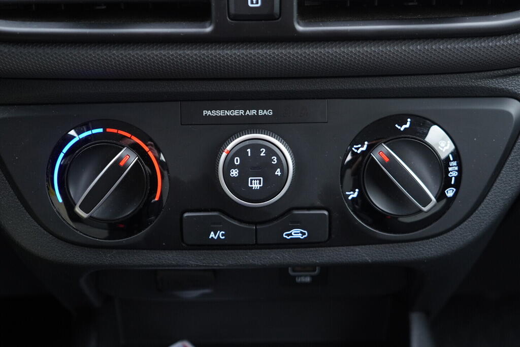 OV190V10698_28.webp_I10 Comfort Go 1.0  49 kW automat, DPH