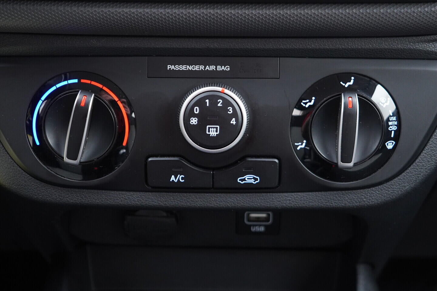 OV190V10699_28.webp_I10 Comfort Go 1.0  49 kW automat, DPH