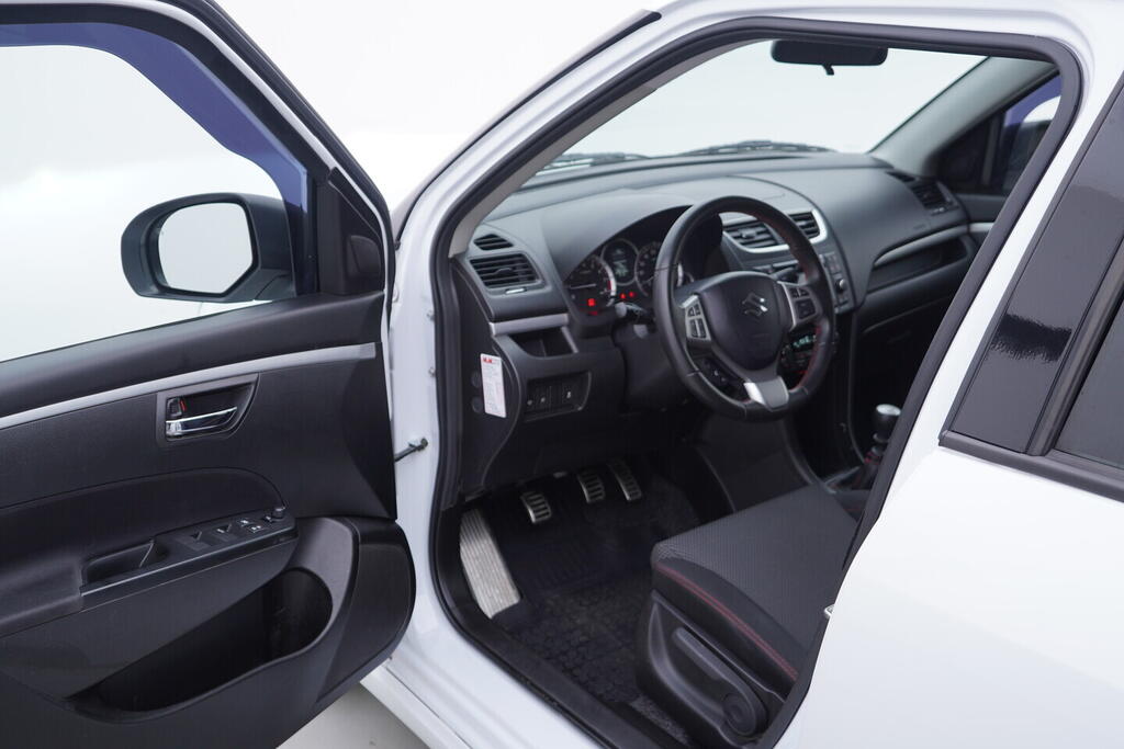 OV190V10701_18.webp_SWIFT Sport 1.6 VVTI 100 kW manuál