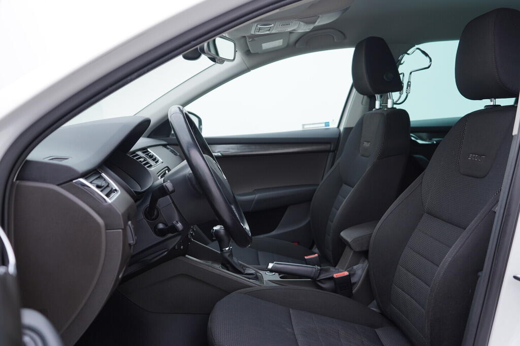 OV190V10704_23.webp_OCTAVIA Scout 2.0 TDI 135 kW automat