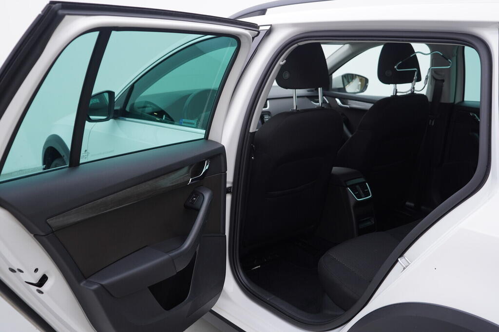 OV190V10704_36.webp_OCTAVIA Scout 2.0 TDI 135 kW automat