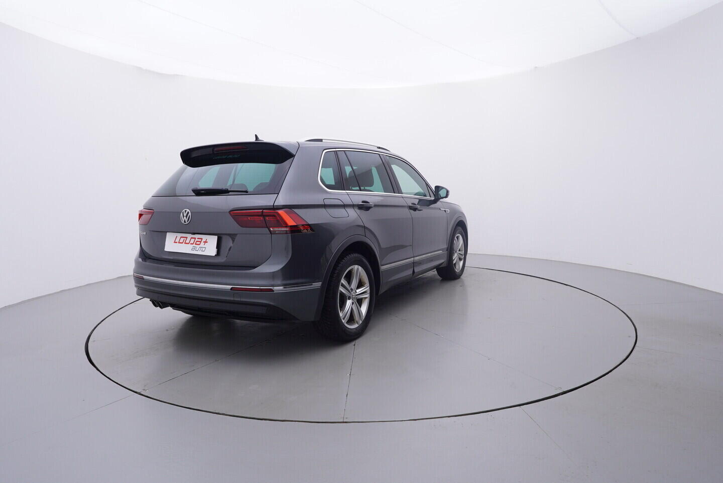 OV190V10705_14.webp_TIGUAN R-line  2.0 TDI 110 kW automat