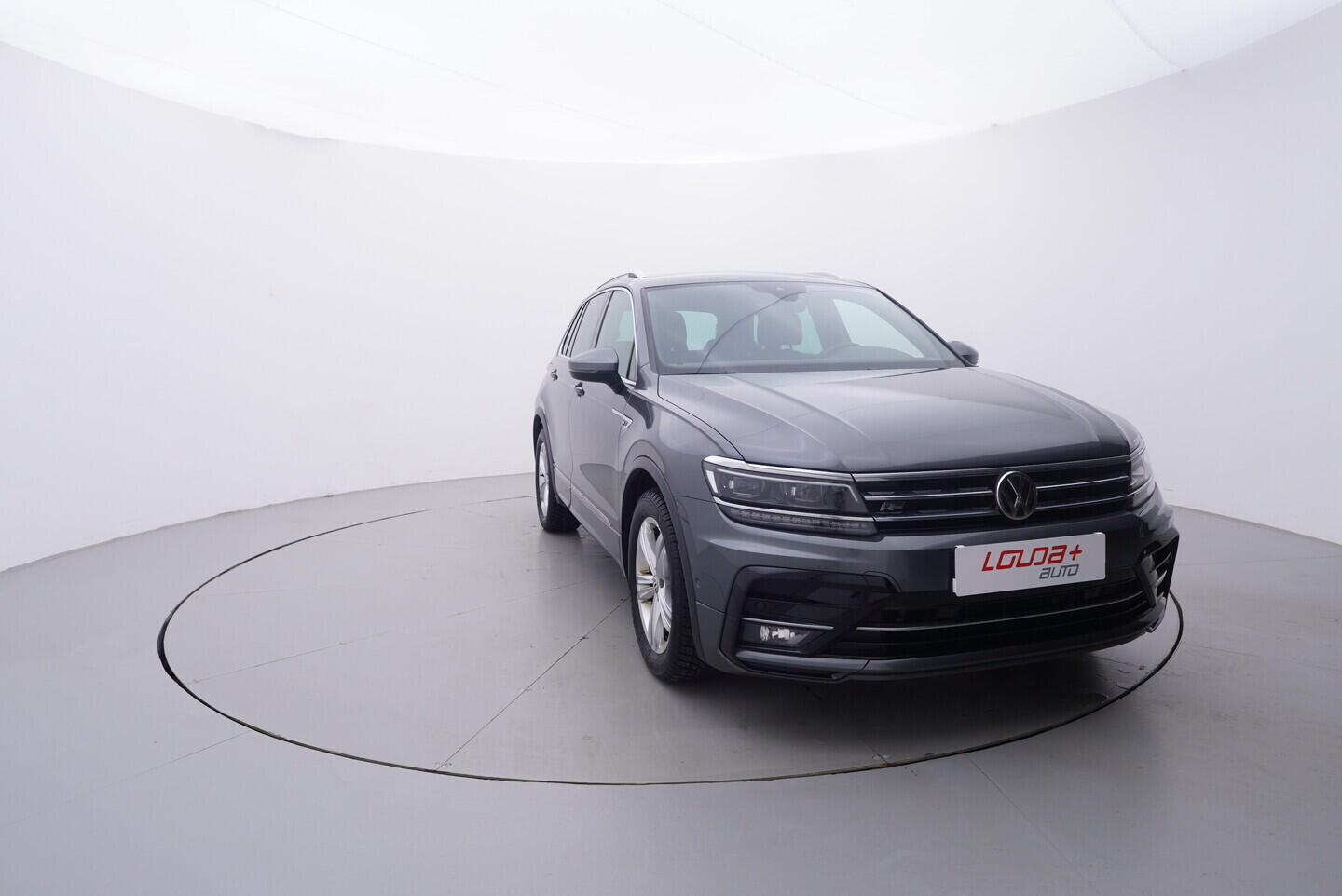 OV190V10705_17.webp_TIGUAN R-line  2.0 TDI 110 kW automat