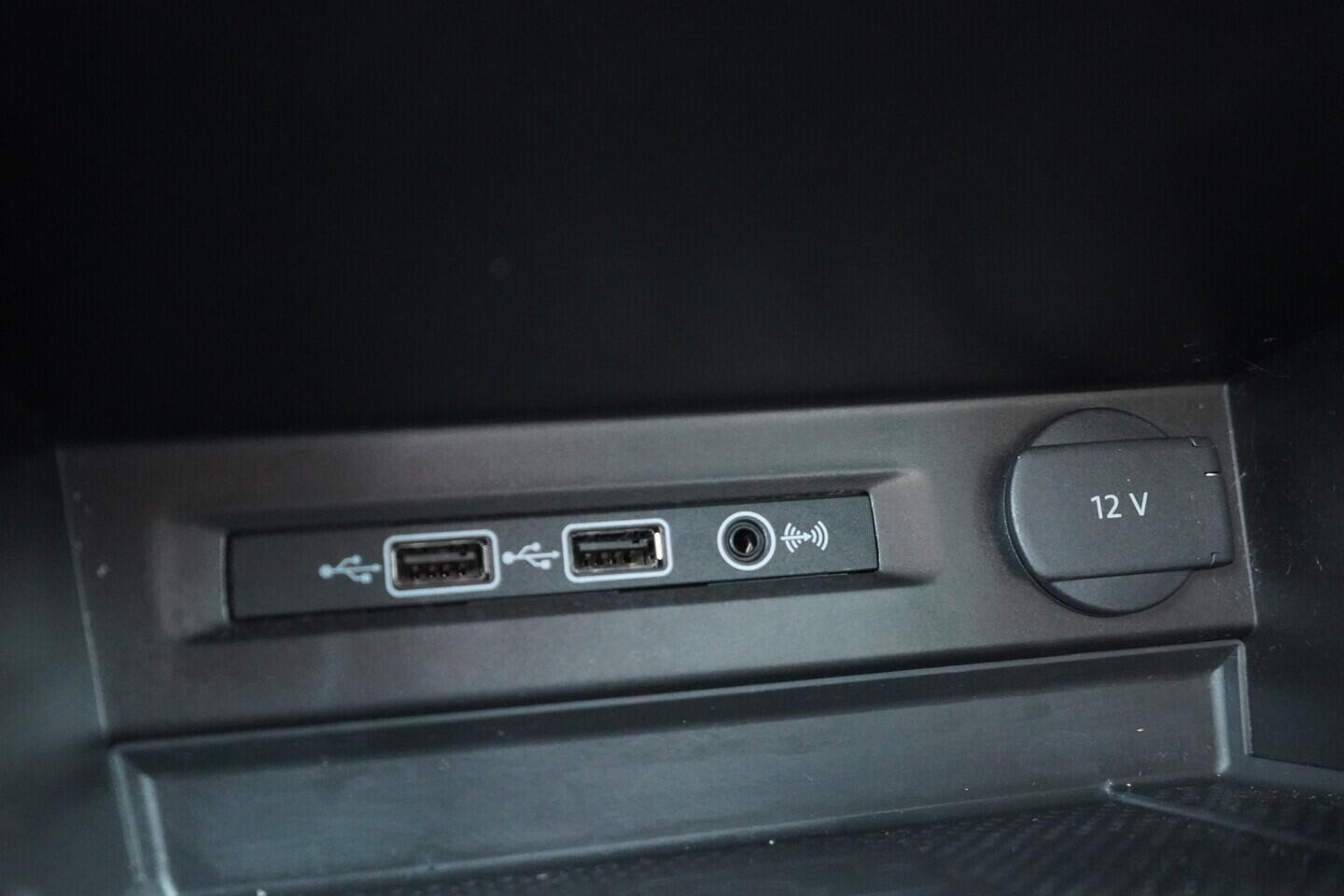 OV190V10705_35.webp_TIGUAN R-line  2.0 TDI 110 kW automat