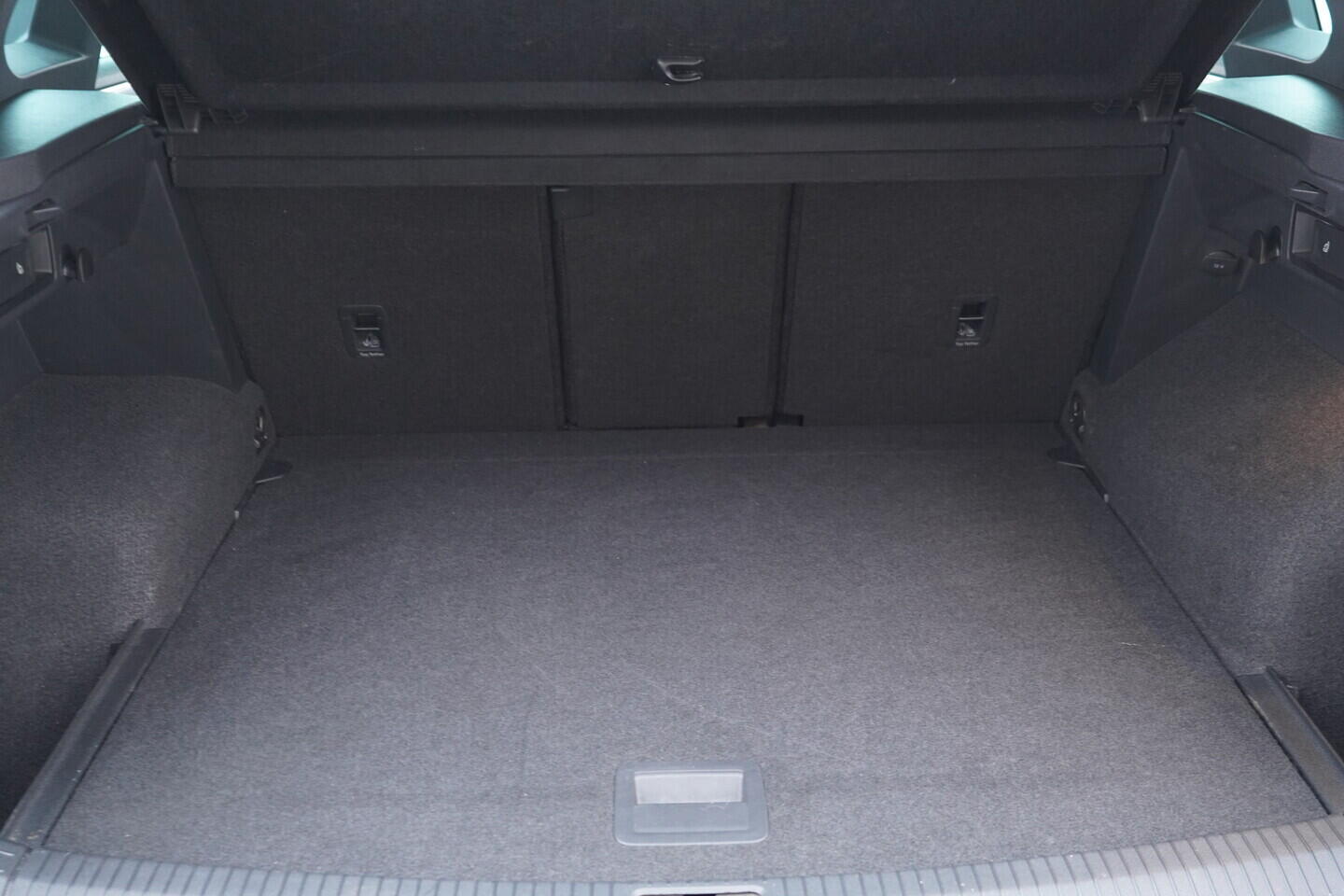 OV190V10705_40.webp_TIGUAN R-line  2.0 TDI 110 kW automat