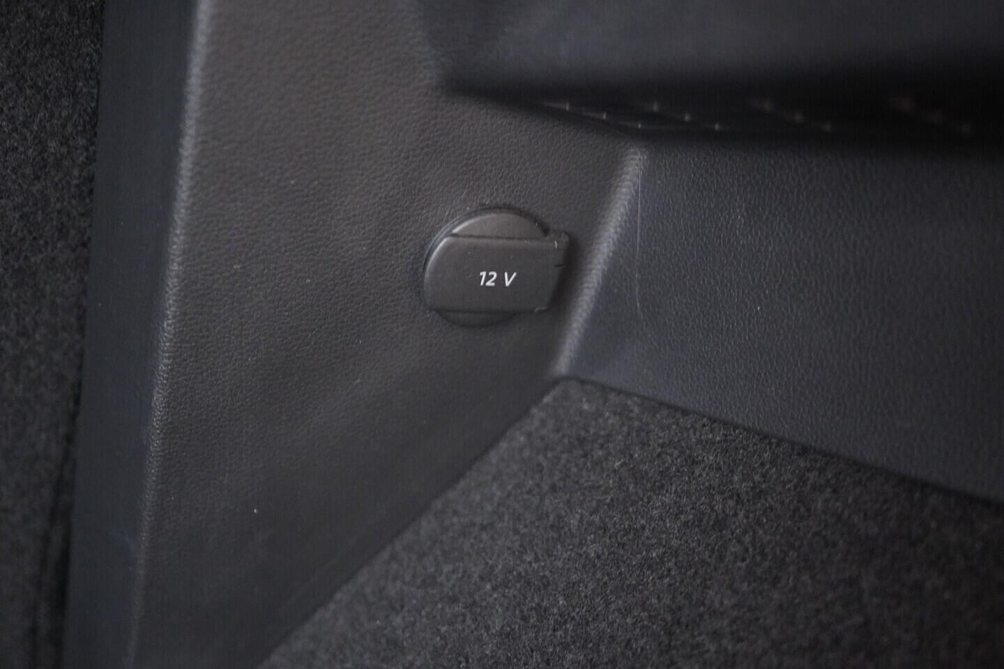 OV190V10705_41.webp_TIGUAN R-line  2.0 TDI 110 kW automat