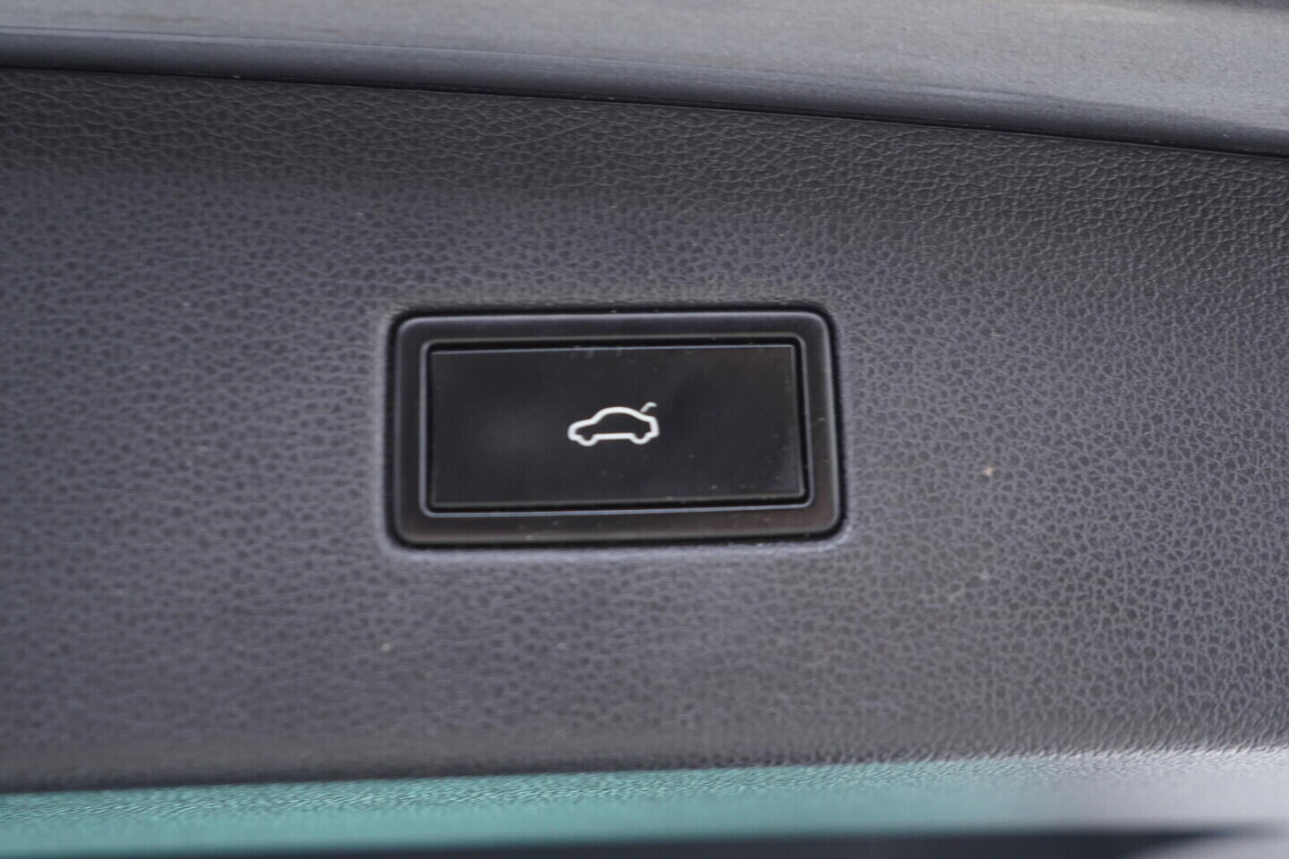 OV190V10705_43.webp_TIGUAN R-line  2.0 TDI 110 kW automat