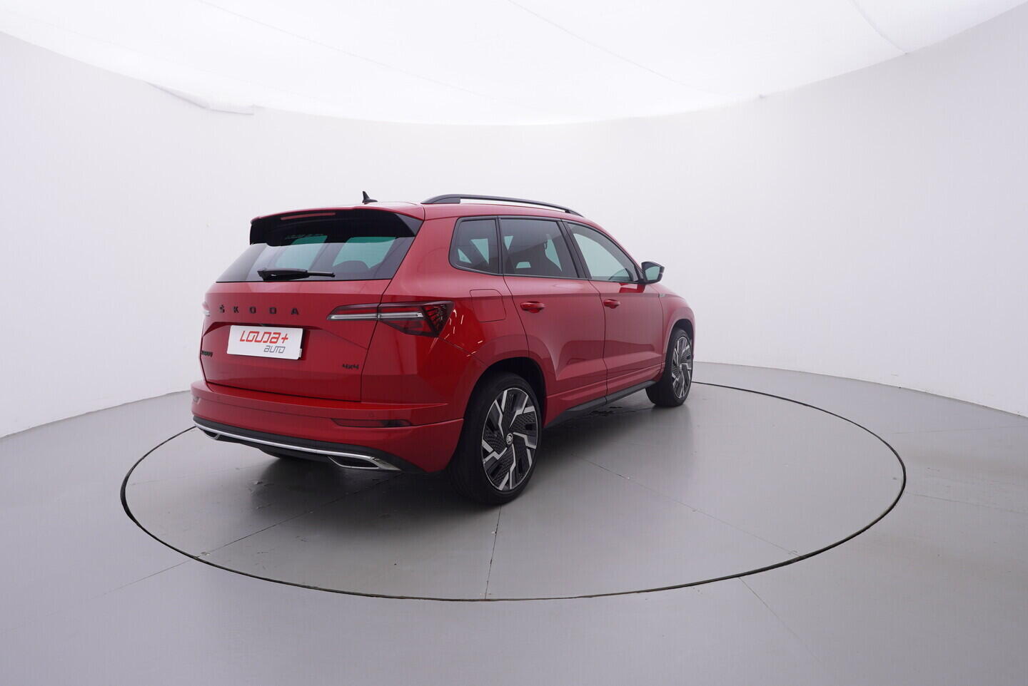 OV190V10706_14.webp_KAROQ SportLine 2.0 TSI 140 kW automat