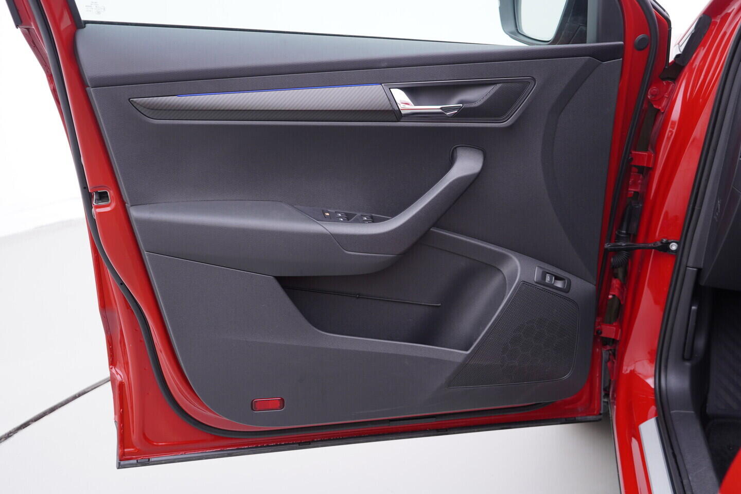 OV190V10706_19.webp_KAROQ SportLine 2.0 TSI 140 kW automat