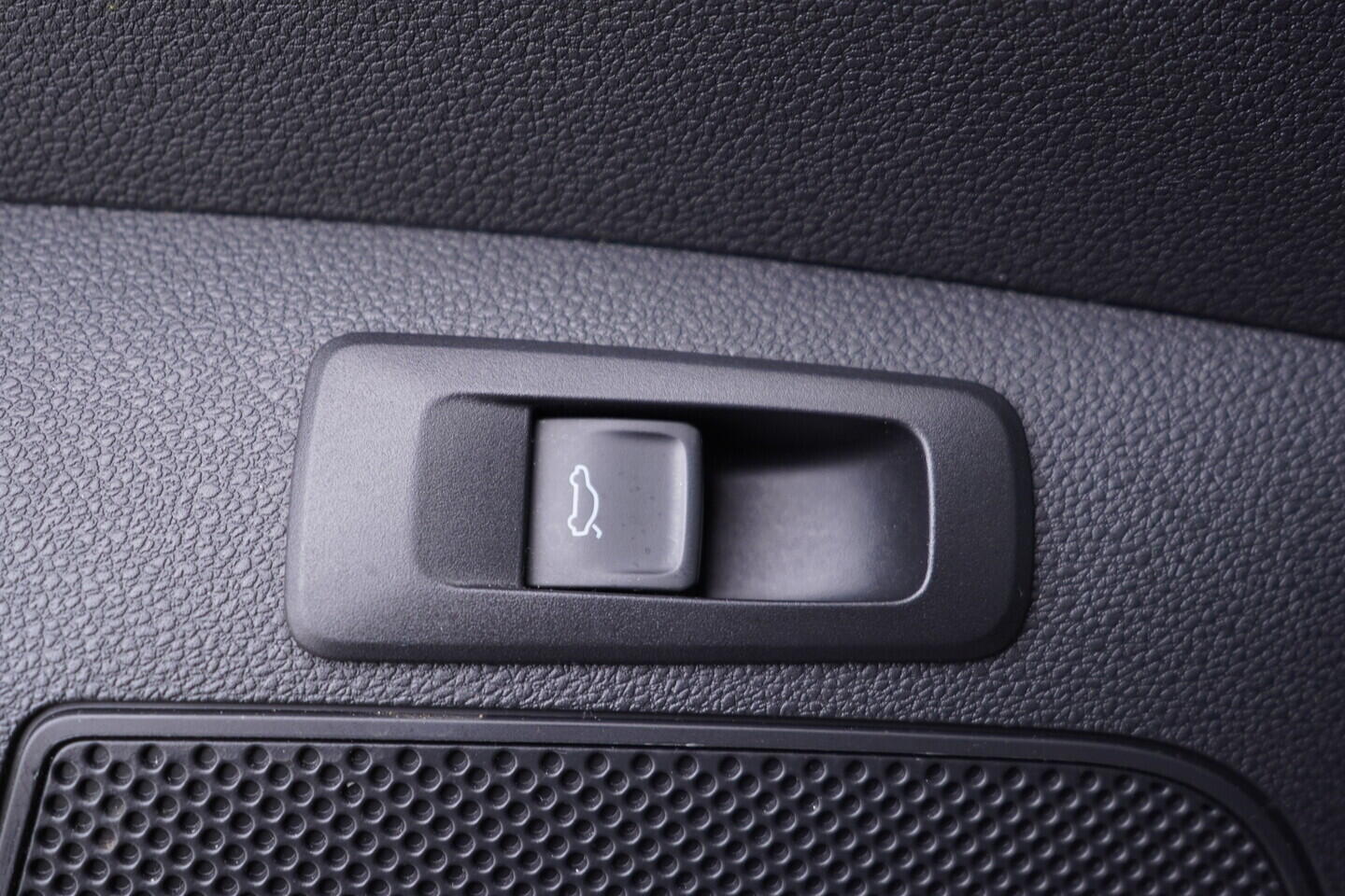 OV190V10706_21.webp_KAROQ SportLine 2.0 TSI 140 kW automat