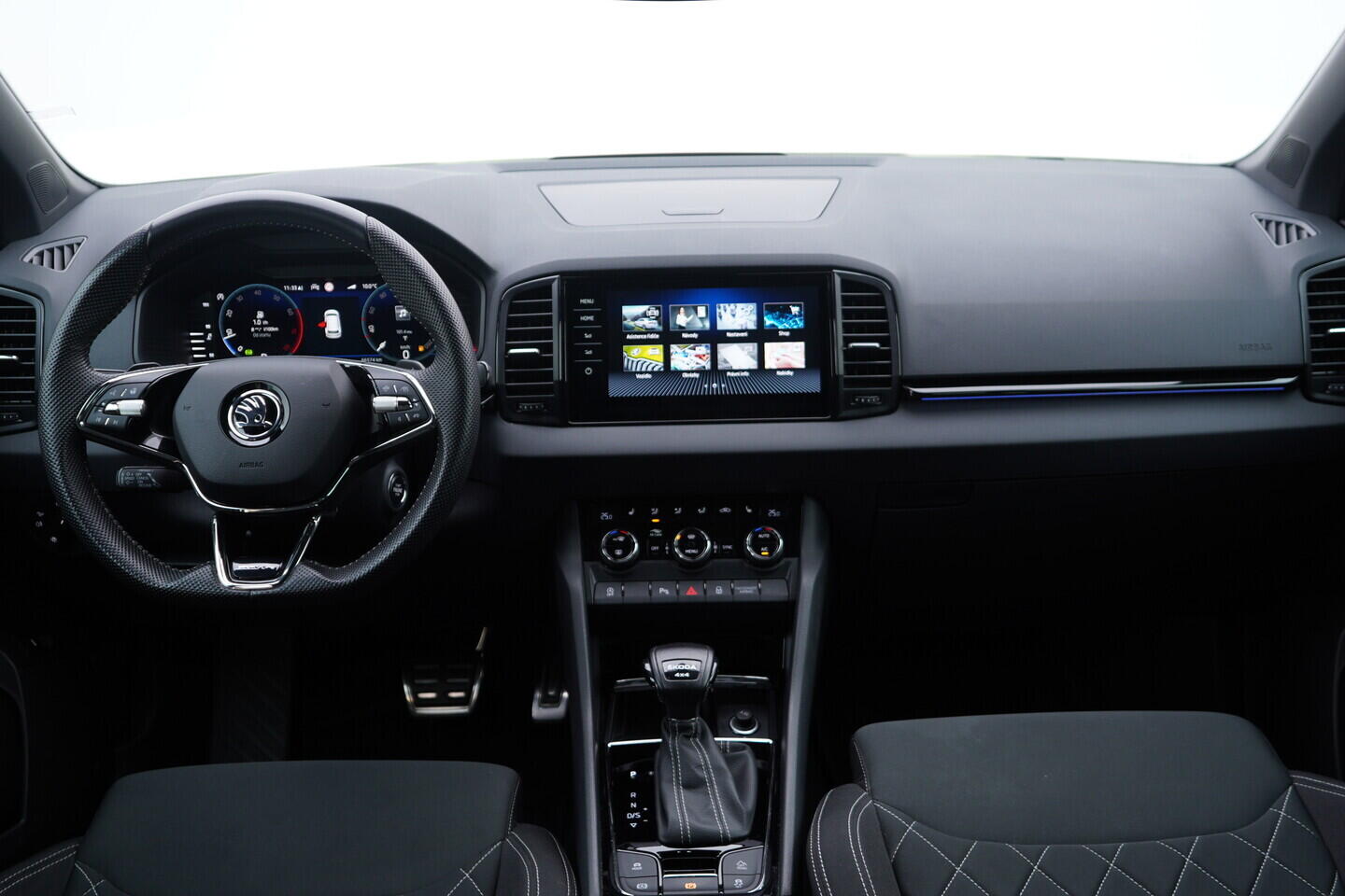 OV190V10706_27.webp_KAROQ SportLine 2.0 TSI 140 kW automat