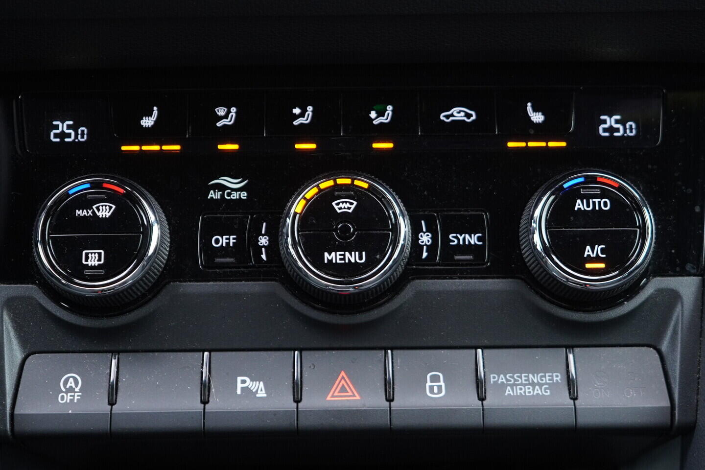 OV190V10706_34.webp_KAROQ SportLine 2.0 TSI 140 kW automat