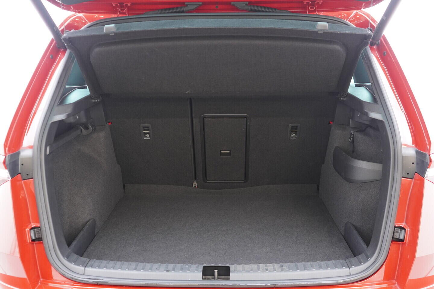 OV190V10706_41.webp_KAROQ SportLine 2.0 TSI 140 kW automat