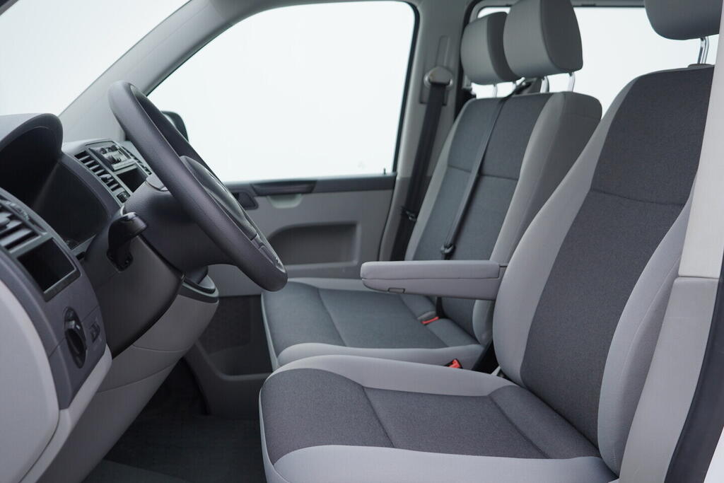 OV190V10707_22.webp_TRANSPORTER KOMBI  2.0 TDI 75 kW manuál, DPH