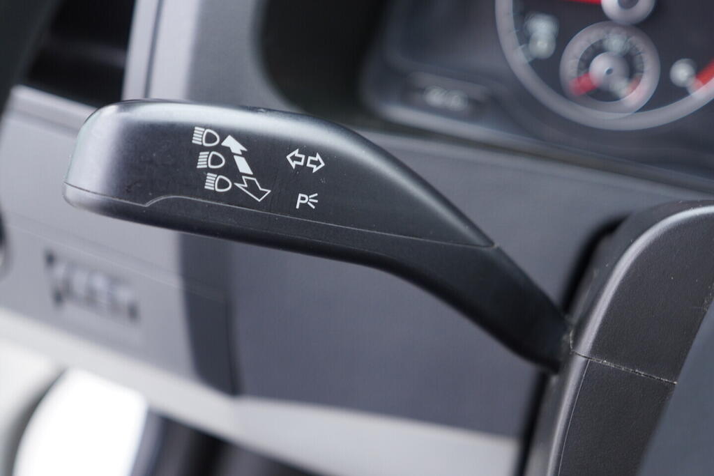 OV190V10707_23.webp_TRANSPORTER KOMBI  2.0 TDI 75 kW manuál, DPH