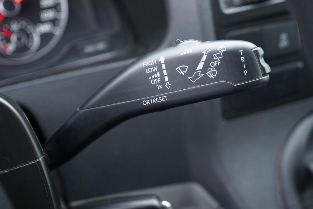 OV190V10707_24.webp_TRANSPORTER KOMBI  2.0 TDI 75 kW manuál, DPH