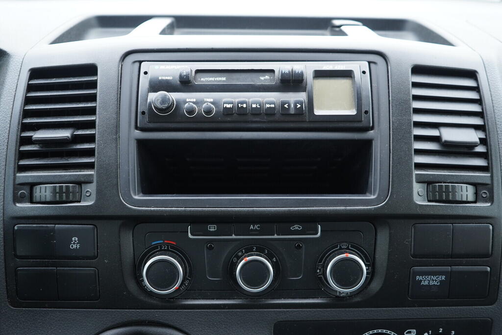 OV190V10707_27.webp_TRANSPORTER KOMBI  2.0 TDI 75 kW manuál, DPH