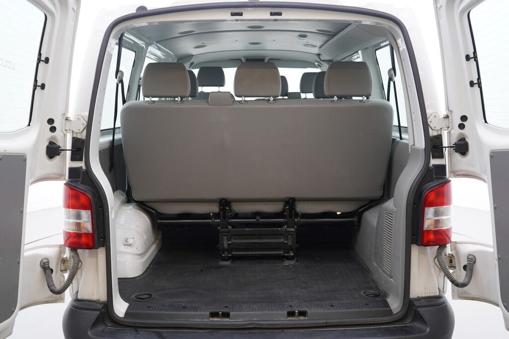 OV190V10707_32.webp_TRANSPORTER KOMBI  2.0 TDI 75 kW manuál, DPH