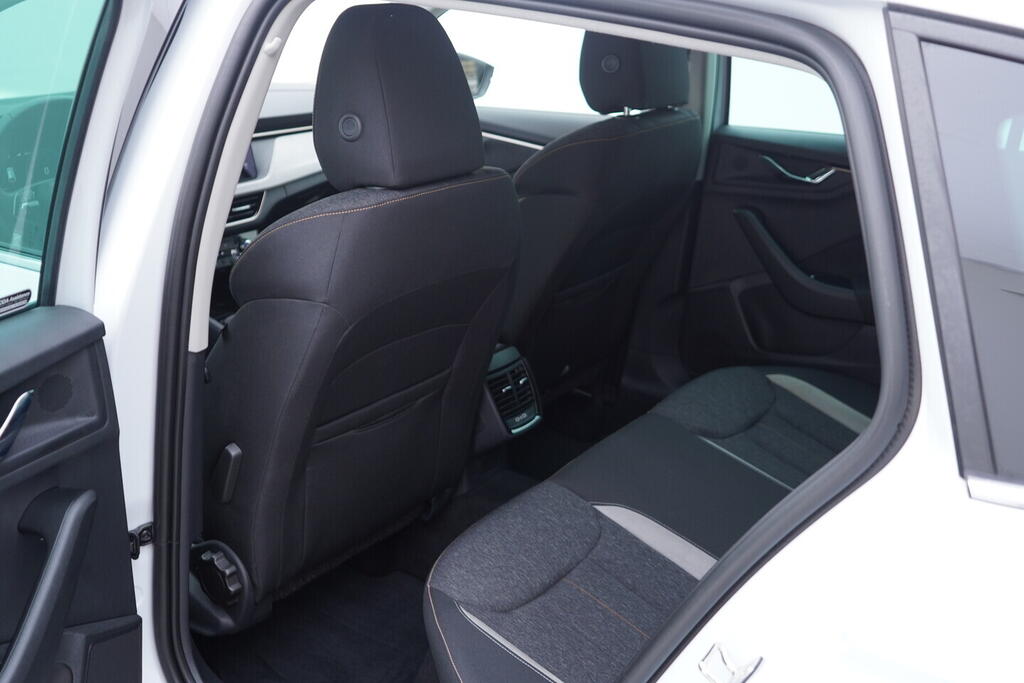 OV190V10708_35.webp_SCALA Top Selection 1.5 TSI 110 kW automat, DPH