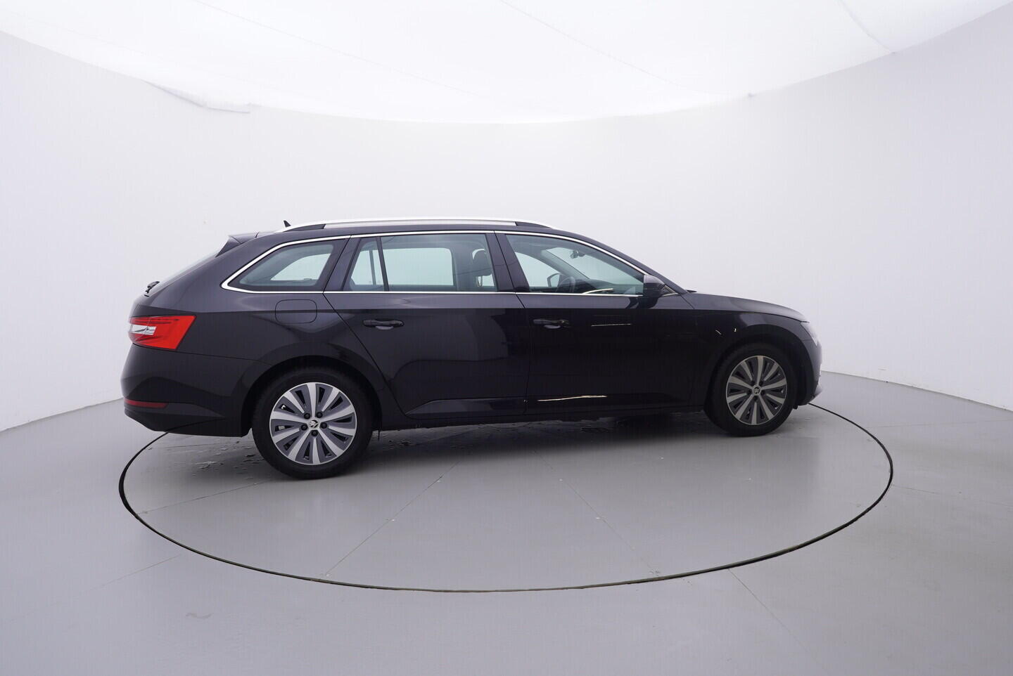 OV190V10709_15.webp_SUPERB Style 2.0 TDI 110 kW manuál, DPH