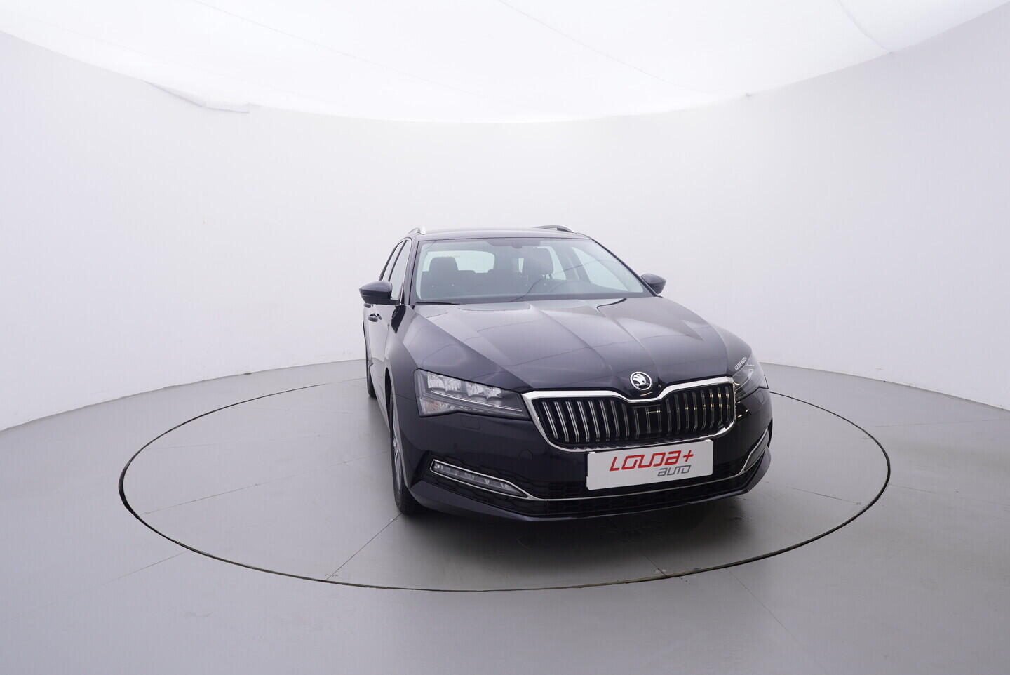 OV190V10709_17.webp_SUPERB Style 2.0 TDI 110 kW manuál, DPH