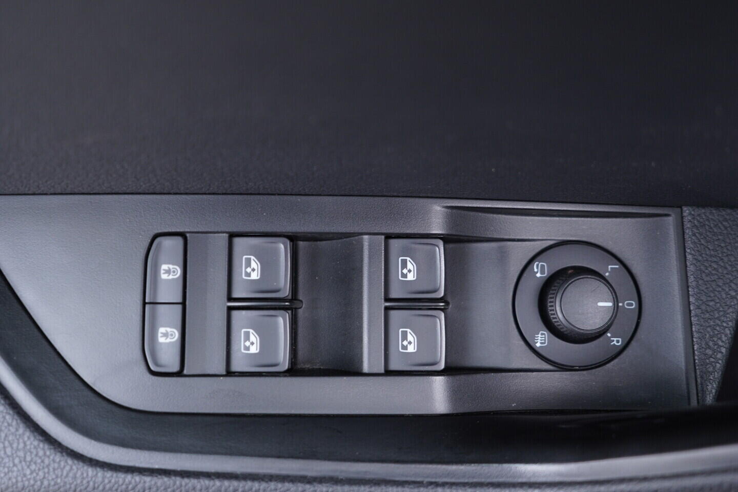 OV190V10709_20.webp_SUPERB Style 2.0 TDI 110 kW manuál, DPH