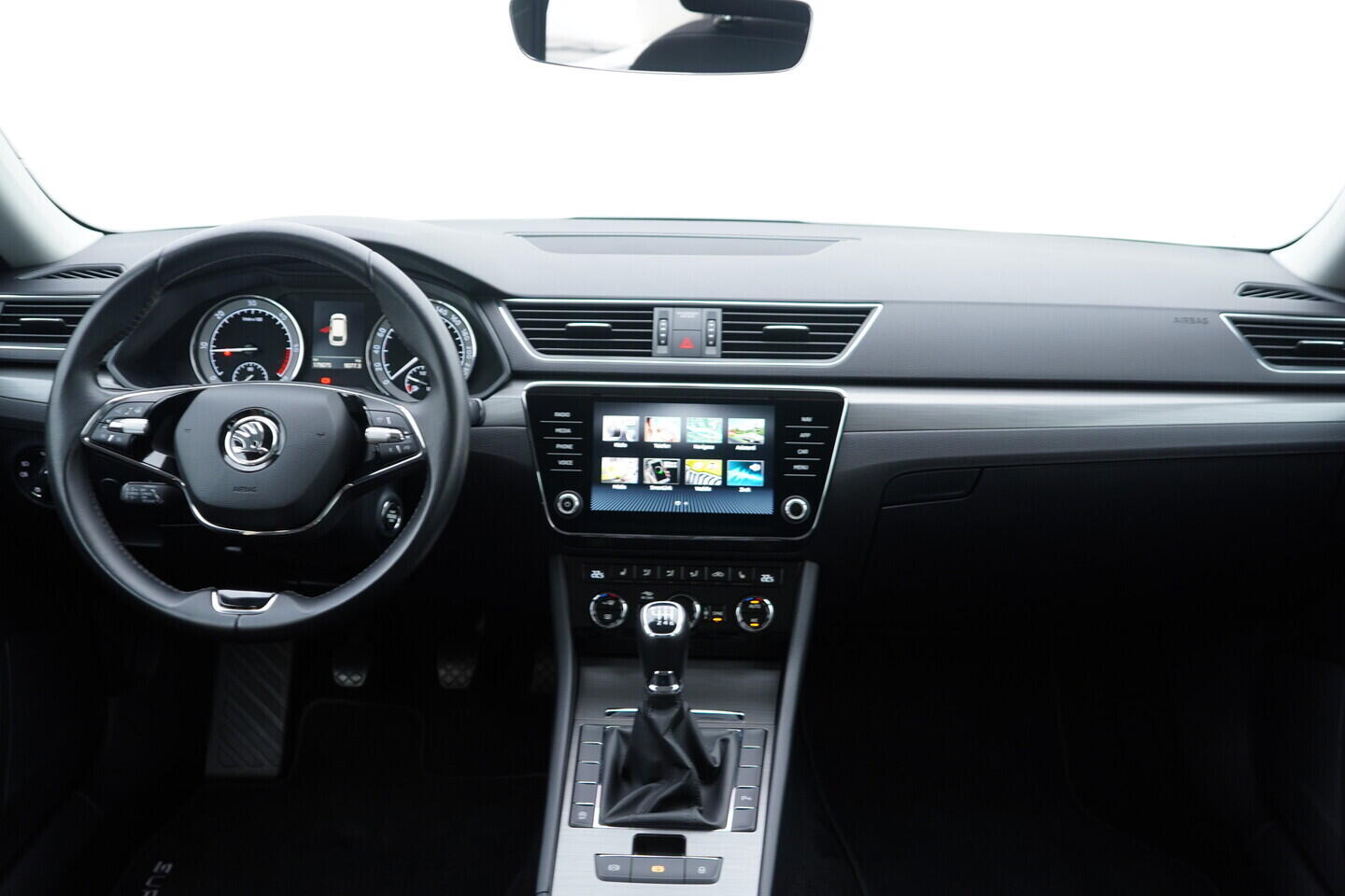 OV190V10709_27.webp_SUPERB Style 2.0 TDI 110 kW manuál, DPH