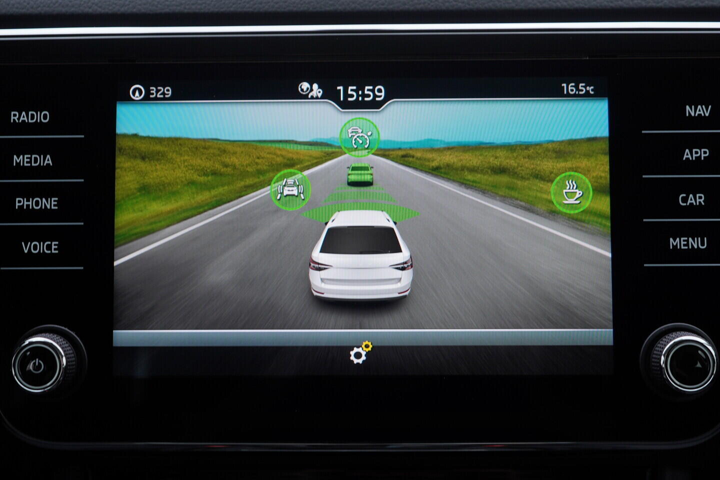 OV190V10709_30.webp_SUPERB Style 2.0 TDI 110 kW manuál, DPH