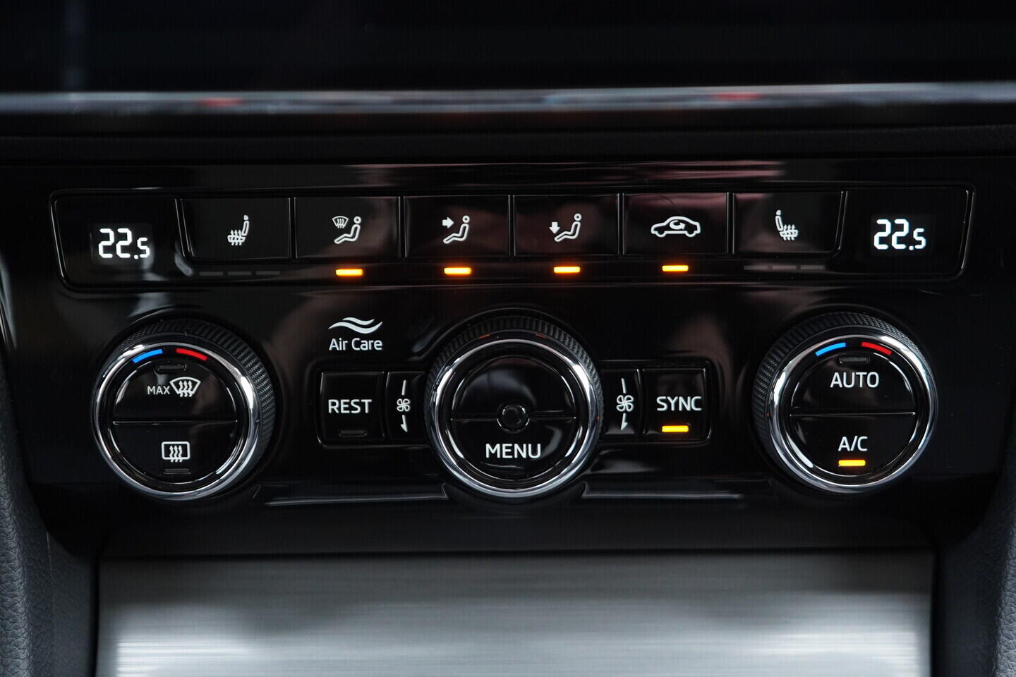 OV190V10709_34.webp_SUPERB Style 2.0 TDI 110 kW manuál, DPH