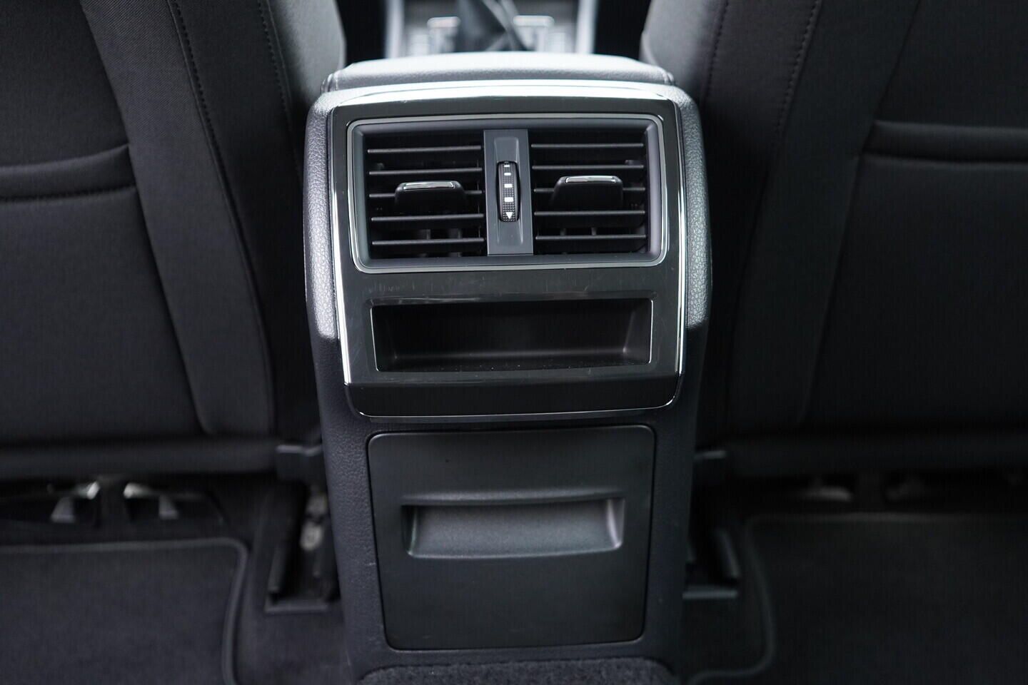 OV190V10709_37.webp_SUPERB Style 2.0 TDI 110 kW manuál, DPH