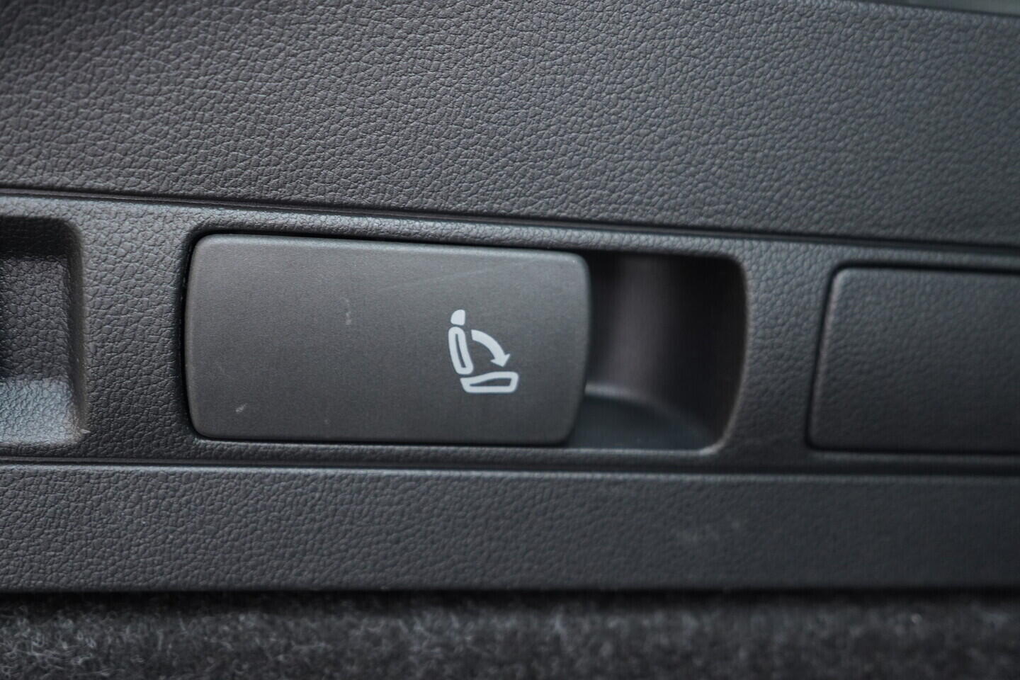 OV190V10709_40.webp_SUPERB Style 2.0 TDI 110 kW manuál, DPH