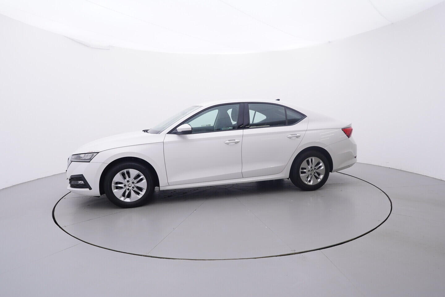 OV190V10714_11.webp_OCTAVIA Ambition 2.0 TDI 85 kW manuál, DPH