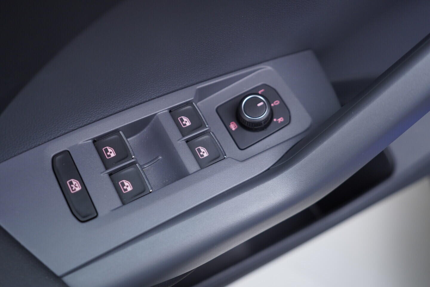 OV190V10715_20.webp_T-CROSS Style 1.0 TSI 81 kW manuál