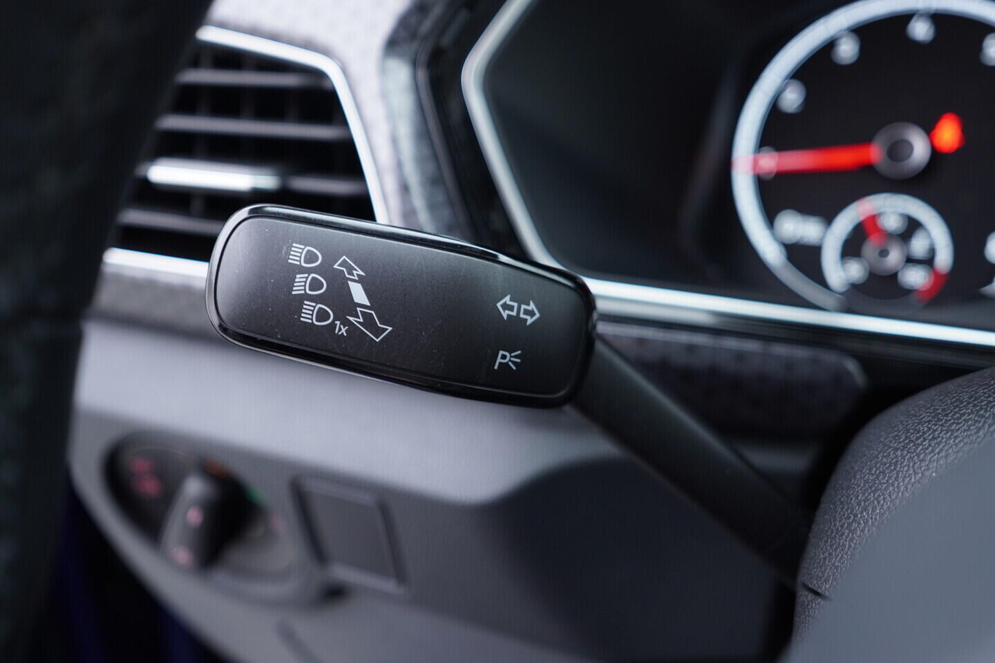 OV190V10715_23.webp_T-CROSS Style 1.0 TSI 81 kW manuál