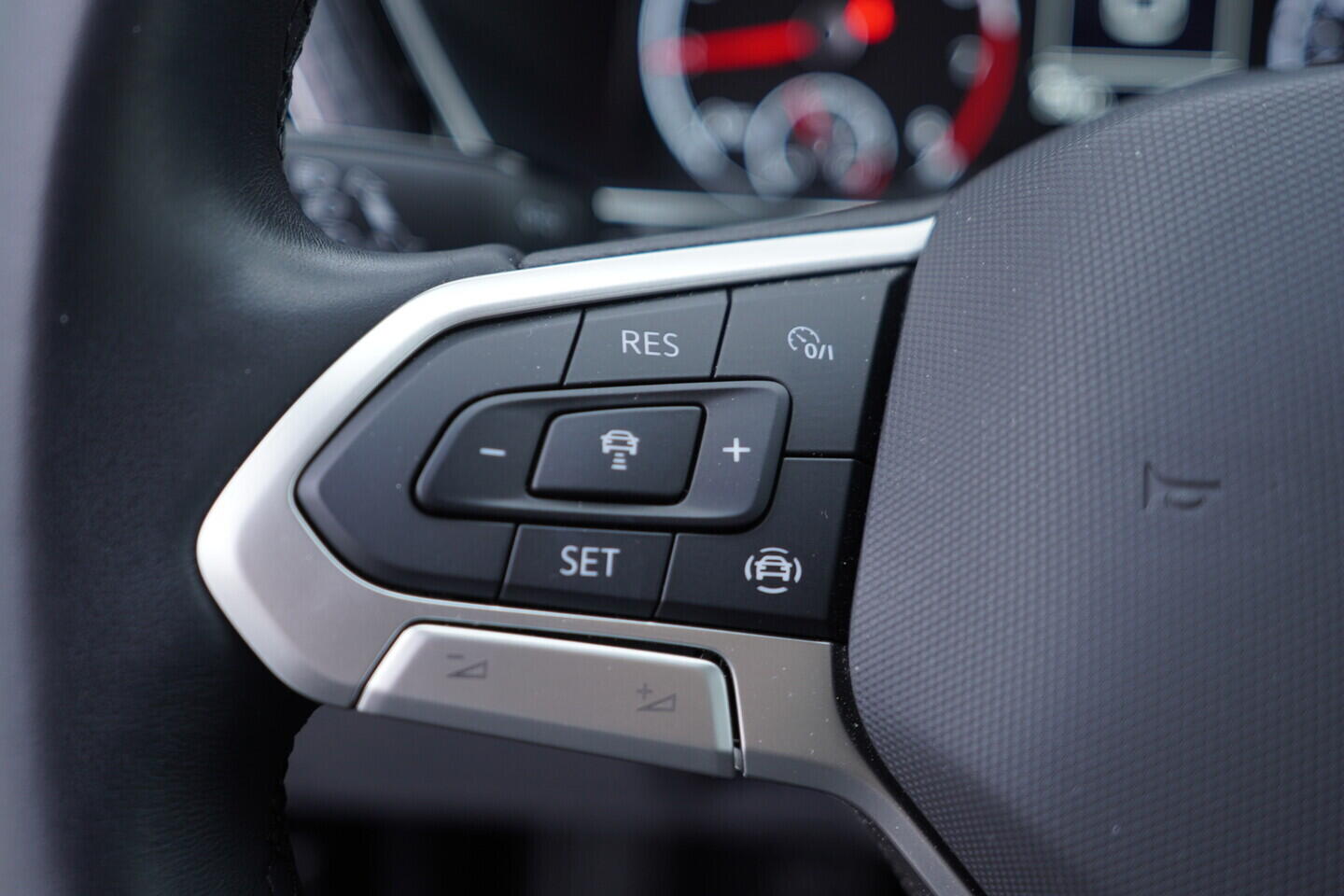 OV190V10715_25.webp_T-CROSS Style 1.0 TSI 81 kW manuál