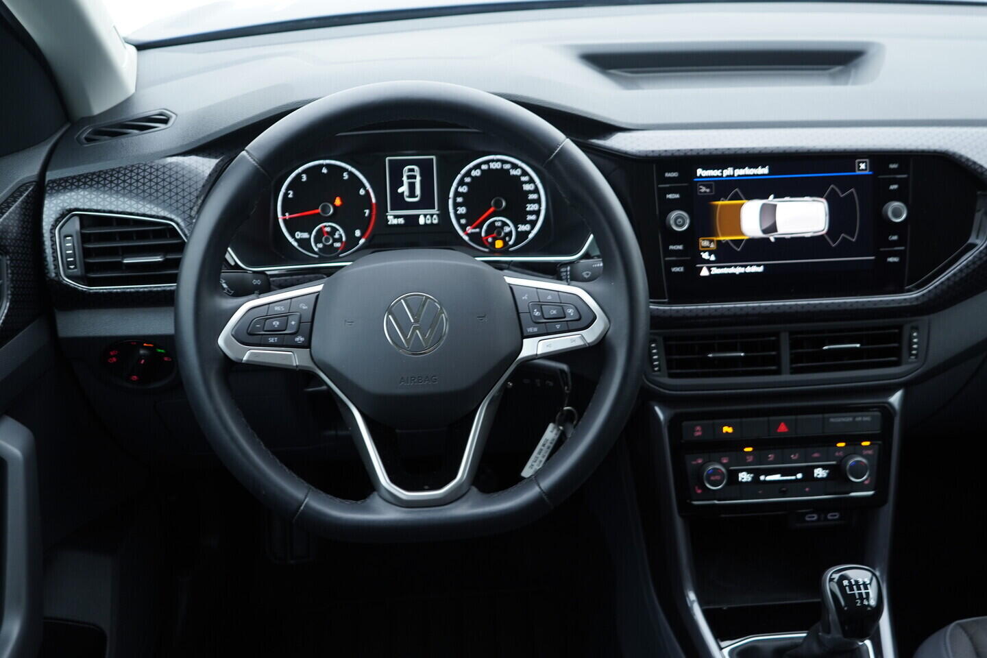 OV190V10715_27.webp_T-CROSS Style 1.0 TSI 81 kW manuál