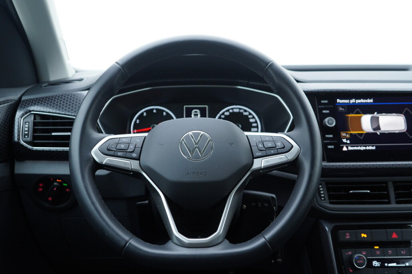 OV190V10715_28.webp_T-CROSS Style 1.0 TSI 81 kW manuál