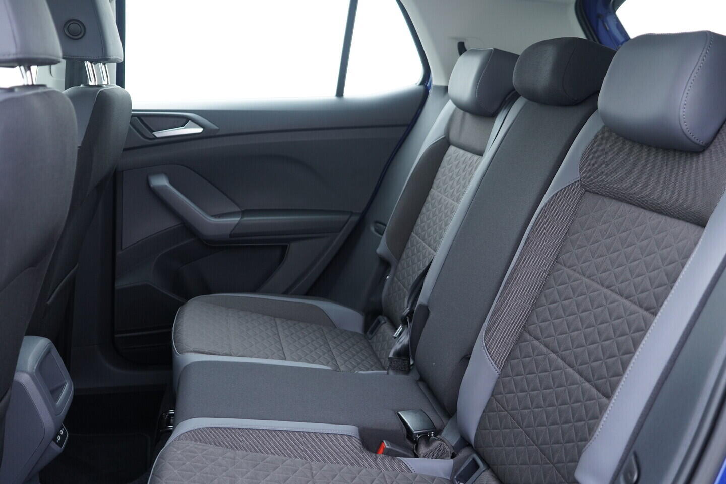 OV190V10715_36.webp_T-CROSS Style 1.0 TSI 81 kW manuál