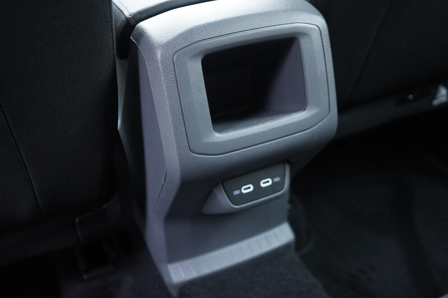 OV190V10715_37.webp_T-CROSS Style 1.0 TSI 81 kW manuál