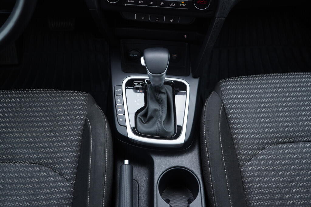 OV190V10716_32.webp_CEED TOP 1.5 T-GDi 117 kW automat