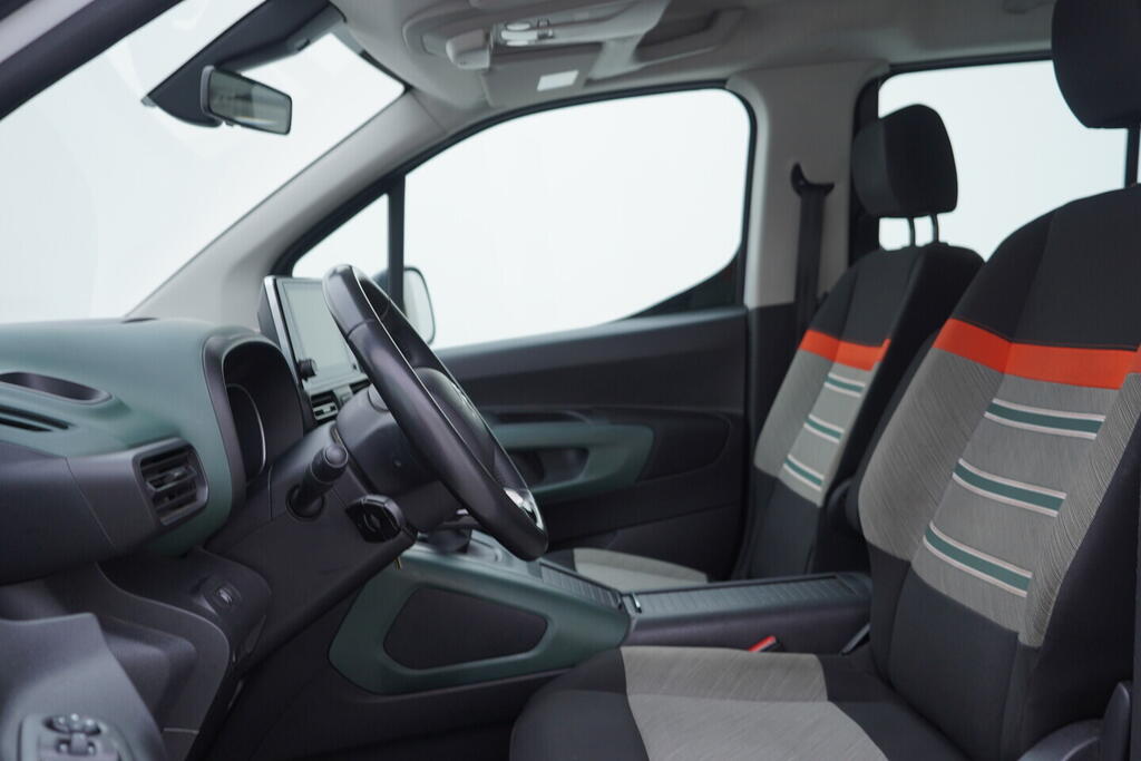 OV190V10717_22.webp_BERLINGO OSOBNÍ  1.2 Puretech 81 kW manuál, DPH