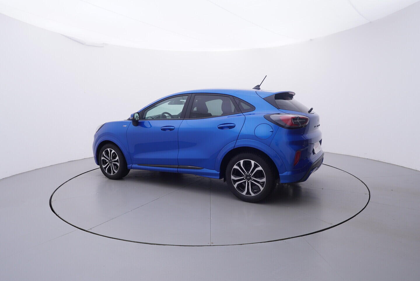 OV190V10719_12.webp_PUMA ST-Line 1.0 EcoBoost 91 kW manuál