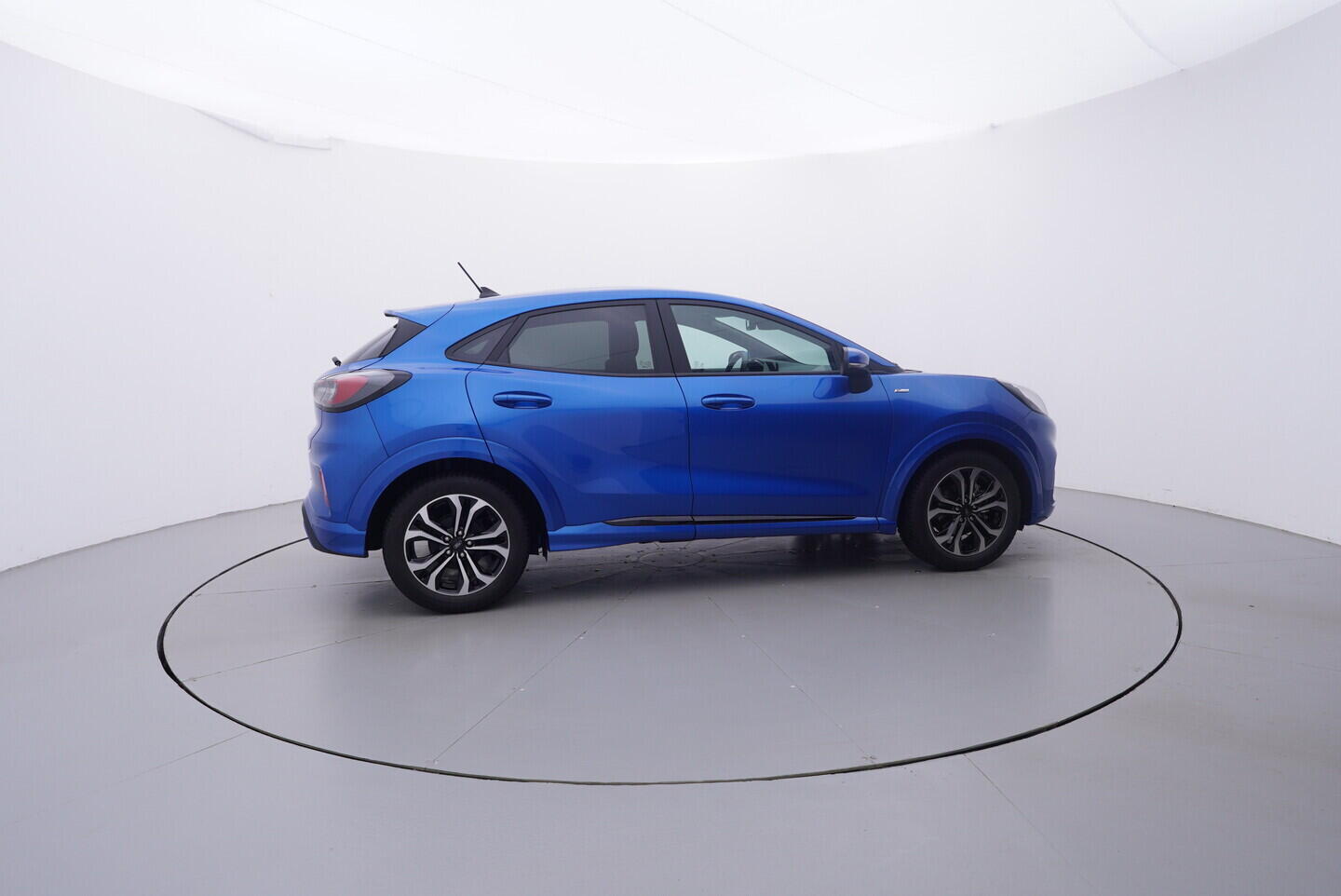 OV190V10719_15.webp_PUMA ST-Line 1.0 EcoBoost 91 kW manuál