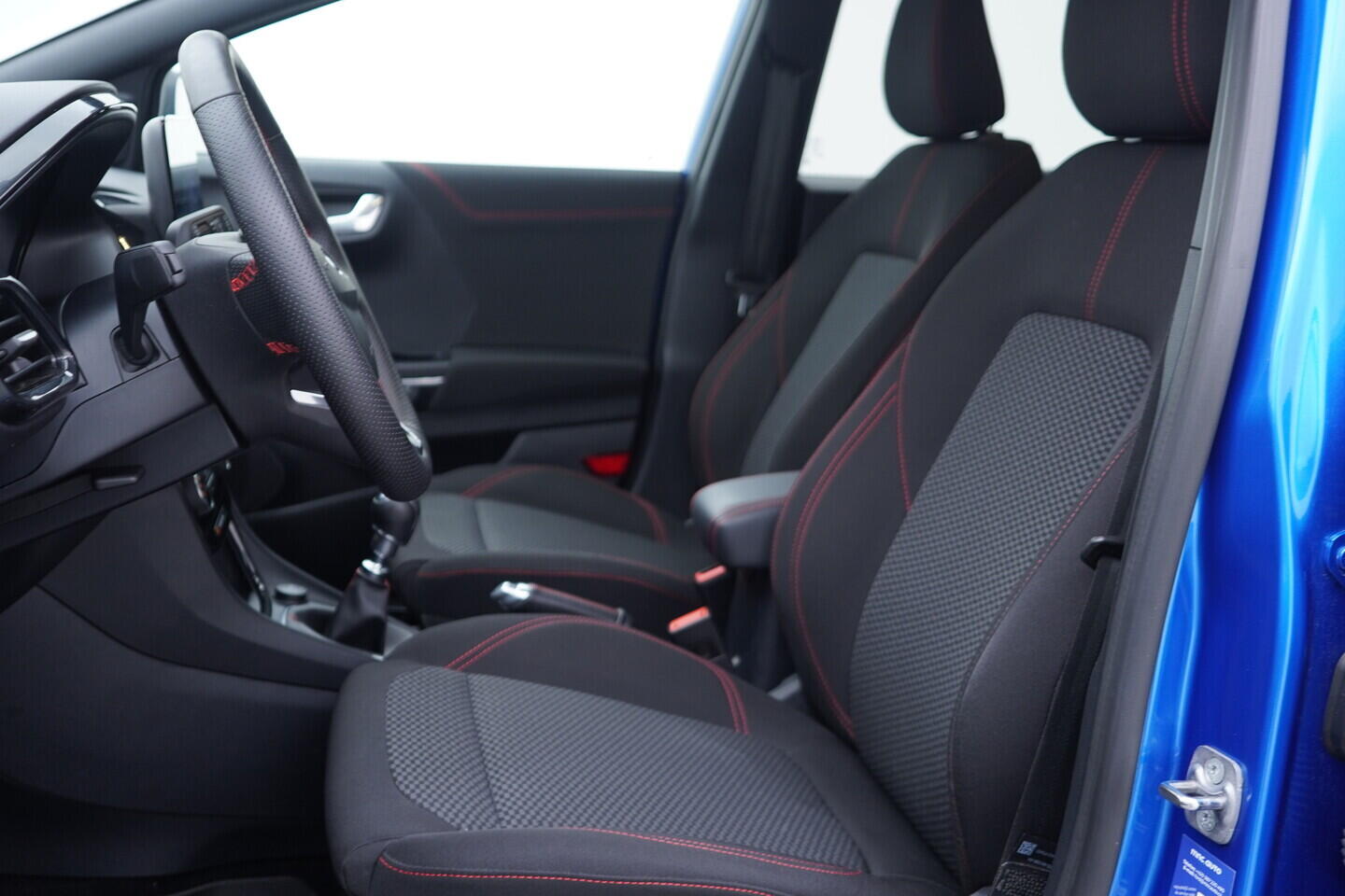 OV190V10719_22.webp_PUMA ST-Line 1.0 EcoBoost 91 kW manuál