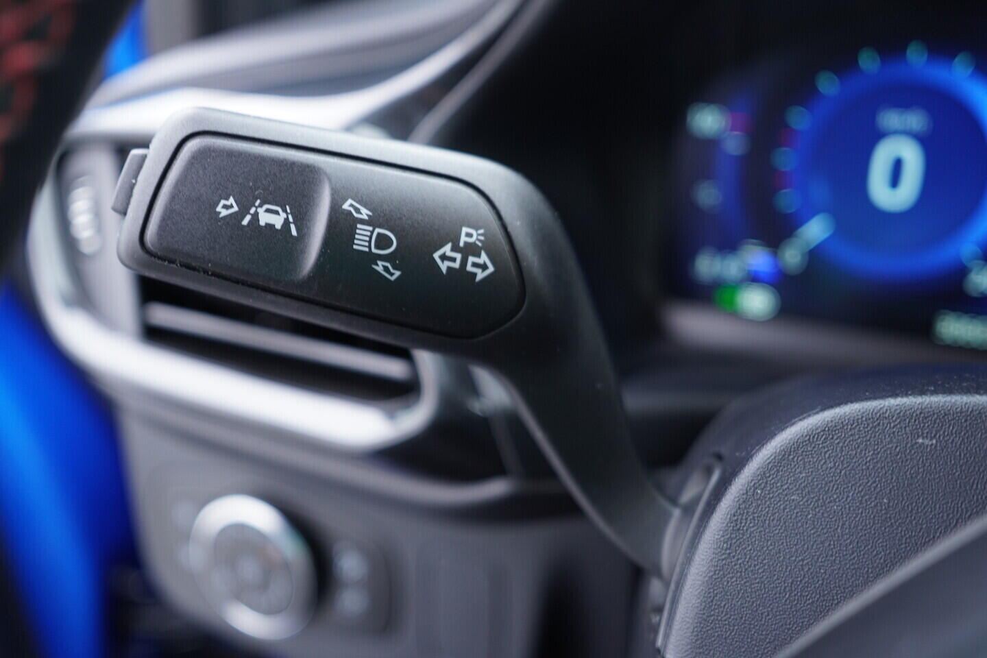 OV190V10719_23.webp_PUMA ST-Line 1.0 EcoBoost 91 kW manuál