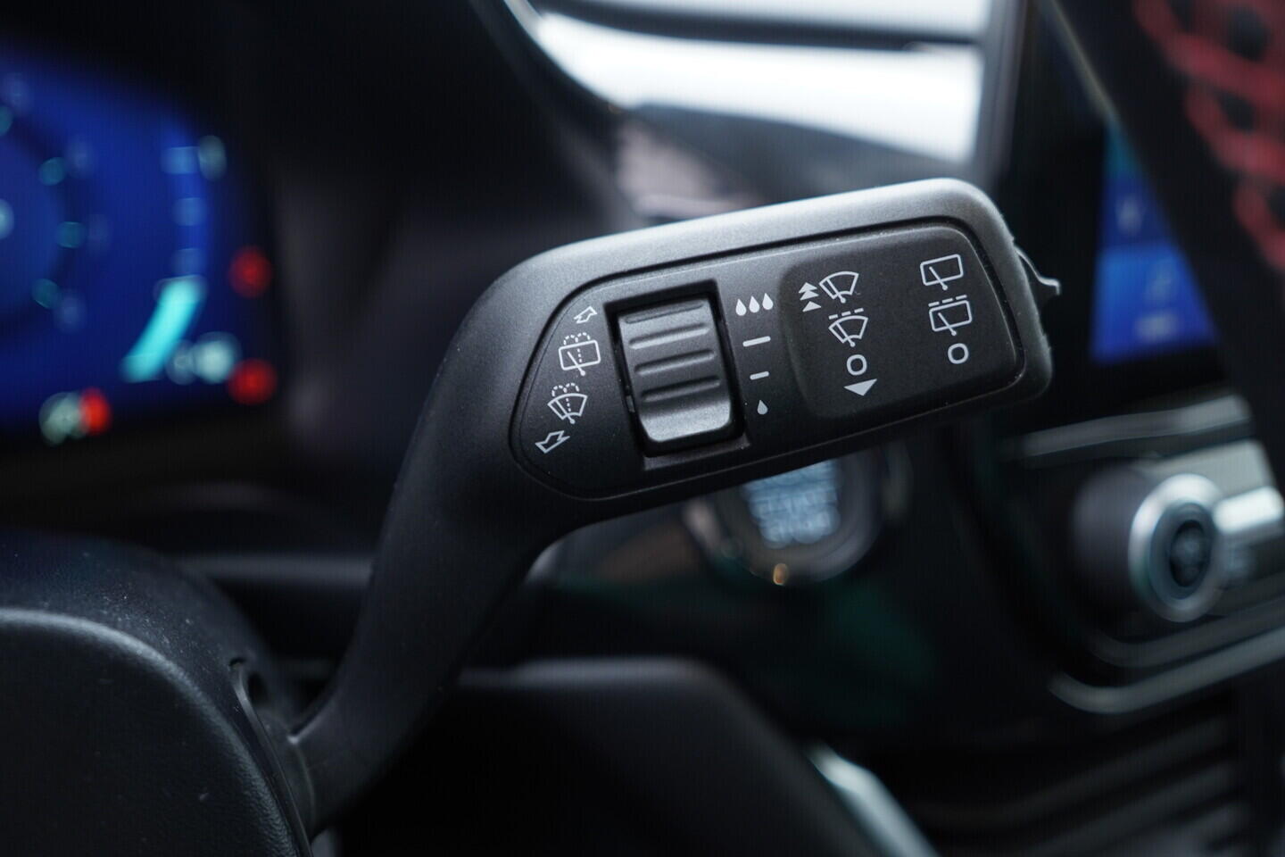 OV190V10719_24.webp_PUMA ST-Line 1.0 EcoBoost 91 kW manuál